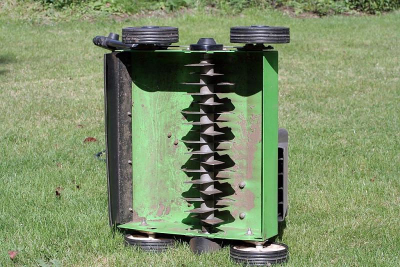 scarificator gazon